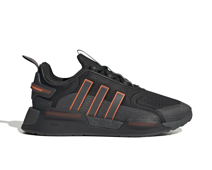 <span class="text-styled__StyledSpan-sc-d280c10c-1 dvOaRP">adidas< span>کفش های روزانه Nmd_V3