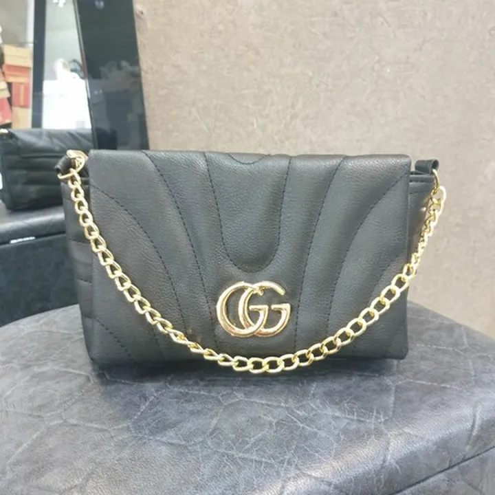 کیف دوشی دستی زنانه دخترانه کیف مشکی گوچی مجلسی GUCCI چرم شیک کیف زنجیری زنجیردار زنجیر دار پاسپورتی صندوقی طرحدار