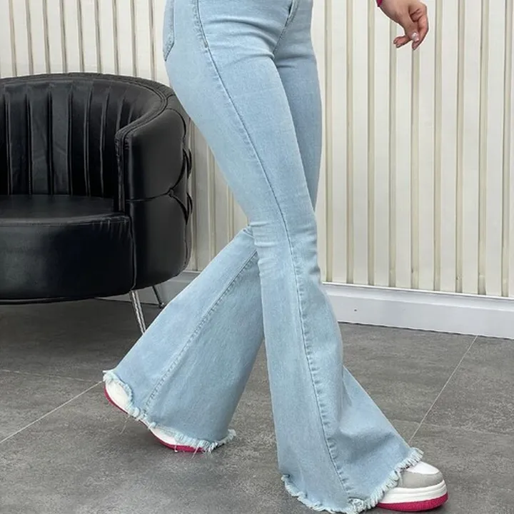 شلوار جین دمپا ریشدار دارای سایزبندی قد حدود 103