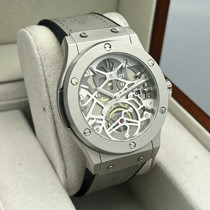 ساعت مچی مردانه قفل کلیپسی مارک دار هابلوت کیفیت قوی دارای رنگبندی  Hublot