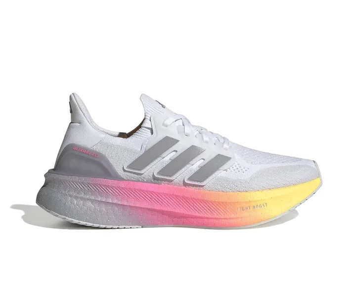 <span class="text-styled__StyledSpan-sc-d280c10c-1 dvOaRP">Adidas< span>کفش دویدن Adidas Ultraboost 5 W