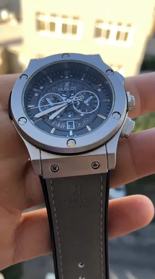 ساعت هابلوت Hublot  کیفیت عالی رنگ طوسی پرفرو�ش 