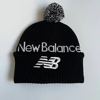 کلاه بافت پوم دار New balance