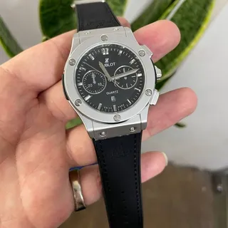 ساعت هابلوت مردانه Hublot  حکاکی شده روی بدنه قفل و پشت ساعت با جعبه و ارسال رایگان 