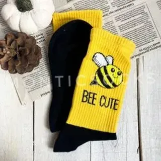 جوراب ساقدار کالزی لند طرح Bee Cute